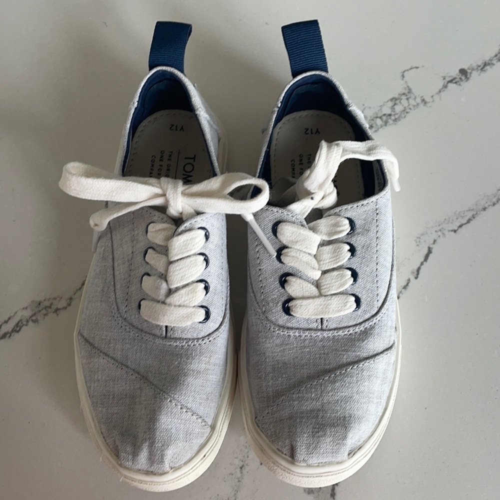 Boys Toms size 12Y